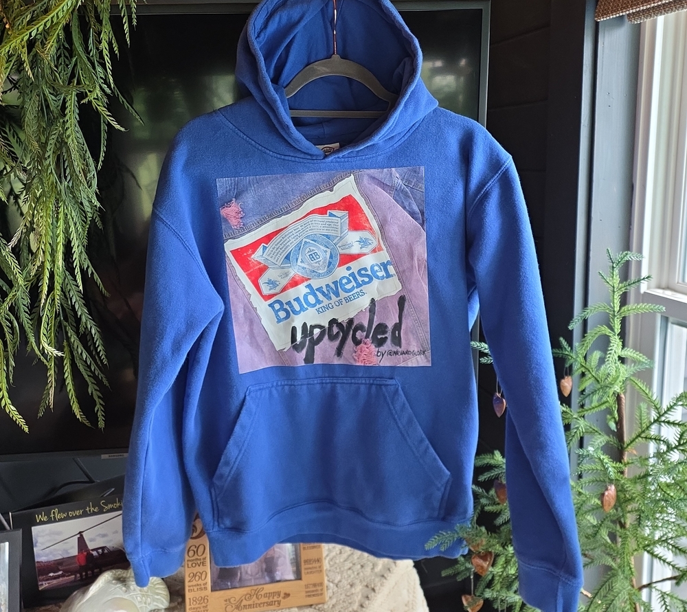 Custom Budweiser Graphic Pullover Hoodie Women's Medium